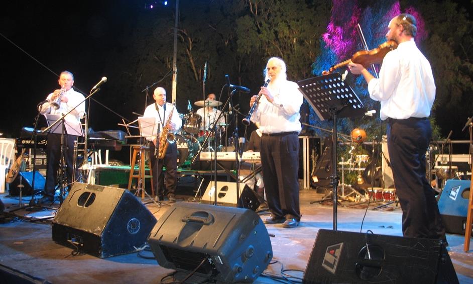 גשרים בנחל – מופעים וכייף בנחל אלכסנדר פסטיבל גשרים עמק חפר