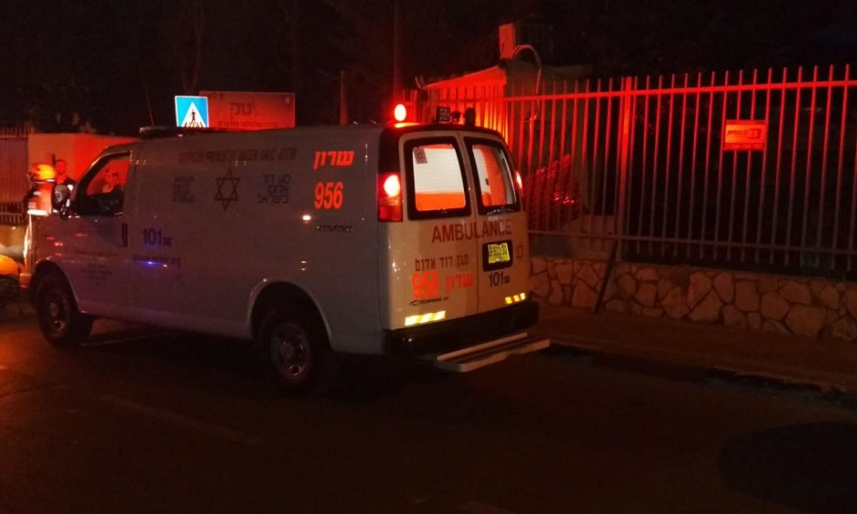 בן 19 נדקר ונפצע קשה