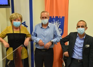 פיירברג: לבחון אפשרות לחייב צוותי החינוך להיבדק טרום כניסתם למסגרות פרופסור רוני גמזו בביקור בנתניה