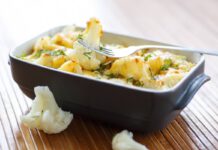 מאפה כרובית מוקרם (רוטב בשמל) מאפה כרובית מוקרם - ברוטב בשמל