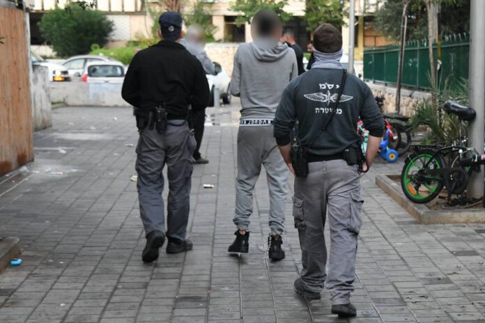 תשעה מנתניה נעצרו בחשד לכאורה למעורבות בסחר לסמים. צילום משטרת ישראל