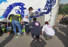 רוכב אופנוע בן 17 נפגע באורח קשה בשד' בן גוריון בנתניה חילוץ הצעיר מתחת לגלגלי האוטובוס בשדרות בן גוריון בנתניה