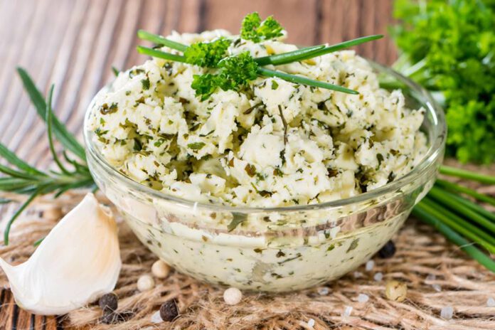 מתכון חמאה בטעמים - חמאה עם עשבי תיבול - נתניה מבשלת