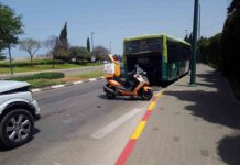 נהג רכב נפצע בינוני בתאונה עם אוטובוס בנתניה זירת תאונה בנתניה. צילום איחוד הצלה