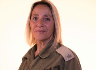 רס"ן במיל' הלן הוריץ מנתניה, היא מצטיינת הרמטכ"ל במילואים הלן הוריץ היא רב סרן במיל' תושבת רמת פולג בנתניה - - רמת פולג, נתניה. מצטיינת הרמטכ"ל למערך המילואים 2021