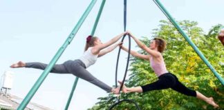 מאות צפויים להגיע ליום השלישי של פסטיבל אינזואגדה – נתניה 2021 פסטיבל אינזואגדה - נתניה. פסטיבל בו אמנים בנתניה מופיעים במקביל בעשרות חצרות בתים בעיר