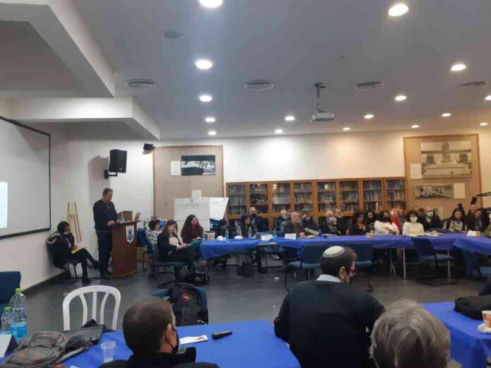 herum מאחורי ביקורת מערכי החירום עמדו נציגי פיקוד העורף, רח