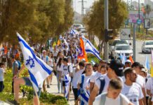 מצדיעים לנופלים ומקיימים את צוואתם