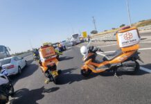 שני פצועים בינוני בתאונה בין שני רכבים ואוטובוס