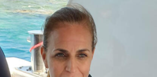 אורית פלד היא הישראלית שטבעה למוות בשארם אורית פלד (49), תושבת פרדסיה, היא הישראלית שטבעה למוות בזמן שצללה בשארם. משרד החוץ וחברת פספורטכארד סייעו בהעברת הארון לישראל.