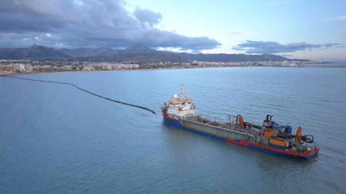 אניית המחפר הספרדית שבדרכה לארץ צילום: באדיבות Dravo, S.A