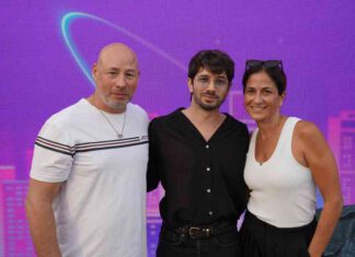 רן דנקר חגג בנתניה אירוע השקת קמפיין סלקום בכיכובו בתמונה, צילום מתוך אירוע השקת קמפיין הפרסום החדש של חברת סלקום עבור פייבר TV בכיכובו של רן דנקר. הצילום צולם באירוע ההשקה שהתקיים על גג בית סלקום בנתניה.