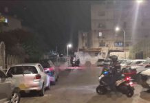 אישום ברצח: אברה עזרא דקר למוות את פקדו קנאו בתמונה: זירת רצח ברחוב יוספטל בנתניה לאחר שהמשטרה חסמה את זירת האירוע