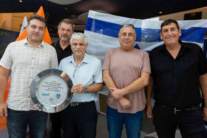 בתמונה: זוכי אליפות ישראל - שחמט בזק שהתקיימה בנתניה