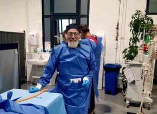 קטיעת גפיים עמדה במרכז יום השתלמות מיוחד בלניאדו בתמונה: ד"ר אהרון ליברזון, מנהל היחידה לכף רגל במרכז רפואי לניאדו בנתניה.