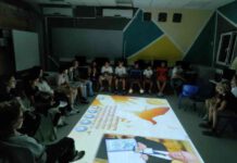 מערכת החינוך בנתניה ציינה את יום הזכרון לראש הממשלה יצחק רבין ז"ל בתמונה: יום הזיכרון ליצחק רבין ז"ל, בנתניה ציינו זאת במעגלי שיח בכל בתי הספר בעיר. צילום עצמי