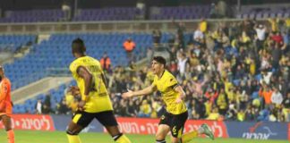 מכבי נתניה הביסה 3:0 את נס ציונה בתמונה: שחקני מכבי נתניה בניצוחו של רן קוז'וך חוגגים עוד שער לזכות הקבוצה על נס ציונה. צילום ניר אנשר - נתניה און ליין - ksn