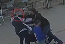 כתב אישום יוגש נגד מחבל שביצע פיגוע דקירה בנתניה בשבוע שעבר בתמונה: המחבל מנסה לדקור אישה בכיכר העצמאות בנתניה