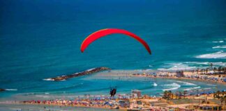 חוזרים לים: עונת הרחצה בנתניה נפתחה רשמית תמונה ממעוף הציפור על חופי נתניה המוכרזים - בשיא עונת הרחצה. צילום באדיבות עיריית נתניה