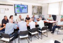 מנכ"ל חברת החשמל: קווי המתח הגבוה בקדימה צורן יוטמנו ראש מועצת קדימה צורן קרן גרין בפגישה עם צמרת חברת החשמל להטמנת קווי המתח הגבוהים ביישוב.