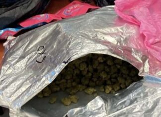 במרדף שהסתיים על גג בניין בנתניה נעצר חשוד בסחר בסמים לצעירים חבילות במשקל של כארבעה קילוגרמים של סמים אותרו בנתניה