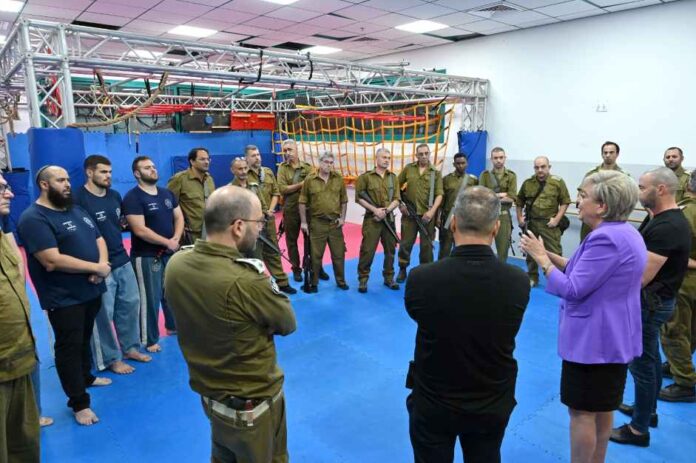 krav_hagana_23 היחידה לאבטחה עירונית - נתניה - מורכבת בין השאר ממתנדבים, שגוייסו בצו 8 על ידי צה