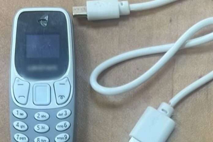 מכשירי סלולאר שהוברחו לתוך כלא הדרים הסמוך לנתניה