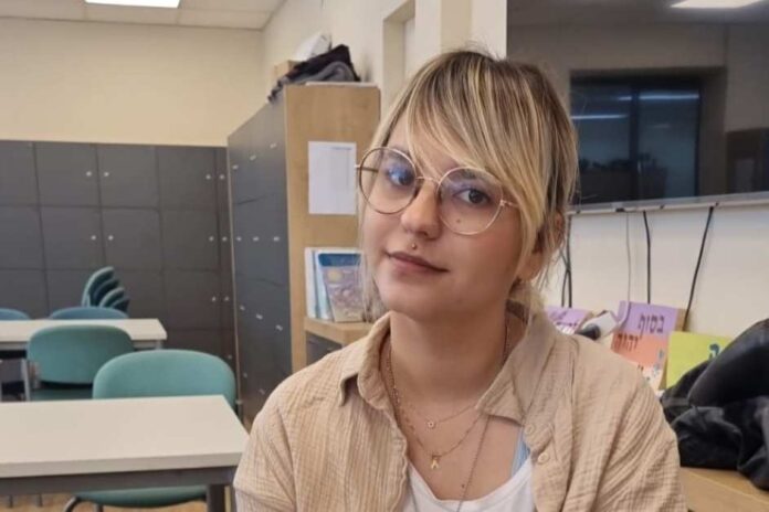 אנסטסיה סורקין, יוזמת פרויקט מועדון שיעורי בית בחטיבת ביניים טשרניחובסקי - נתניה. צילום: המרכז האקדמי לוינסקי - וינגייט.