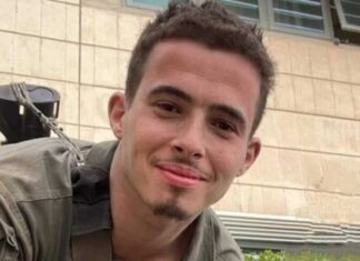 אלפים מנתניה ליוו את סמל דניאל חמו ז"ל למנוחת עולם לוחם חטיבת הצנחנים סמל דניאל חמו ז"ל. נהרג מאש כוחותינו.