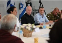 שר הביטחון הנחה להקים צוותי התערבות לאורך קו התפר שר הביטחון יואב גלנט במהלך תצפית והערכת מצב שקיים בסמוך לגזרת טול כרם בהשתתפות ראשי רשויות קו התפר. הסיור והפגישה ביוזמת ראש מועצת עמק חפר, גלית שאול.