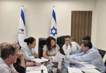 שרת התחבורה רגב: מקדמים הקמת תחנת רכבת בעמק חפר מקדמים הקמת תחנת רכבת בעמק חפר. שרת התחבורה מירי רגב בדיון עם ראש מועצת עמק חפר גלית שאול.