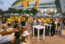 לראשונה: מתחמי אוהדים (FanZone) באצטדיון נתניה כמו באירופה: שני מתחמי אוהדים (FanZone) הכוללים דוכני מזון ושתייה, מוזיקה וחנויות עם סמלי מועדון מכבי נתניה, המתינו לאוהדים מחוץ למגרש.