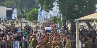 אלפים ליוו את סמ"ר נועם ישראל עבדו בדרכו האחרונה סמ"ר נועם ישראל עבדו ז"ל. מסע הלווייתו של לוחם גולני ביישוב קדימה צורן