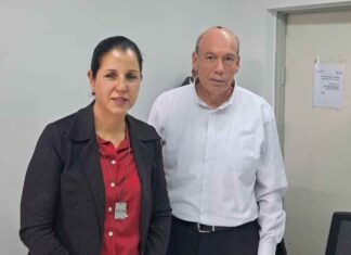 מבקר המדינה: הממשלה מחויבת לטפל בפערי הביטחון בקו התפר מבקר המדינה מתניהו אנגלמן יחד עם ראש מועצת עמק חפר גלית שאול בסיור מקצועי לבחינת הטענות והכשלים הביטחוניים באזור קו התפר