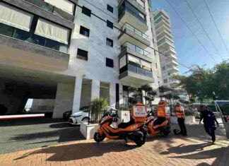 בן 25 נחתך מדיסק מסור חשמלי – מצבו בינוני עד קשה חובשי איחוד הצלה בבניין בו צעיר נפצע באורח בינוני עד קשה משימוש בדיסק מסור חשמלי