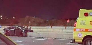 טרגדיה: בן 18 מנתניה יצא מהרכב ונדרס למוות, חברתו נפצעה קשה מקום התאונה בו נהרג תושב נתניה בן 18 וחברתו בת 17 נפצעה באורח קשה מאוד. צילום: מד"א מבצעי