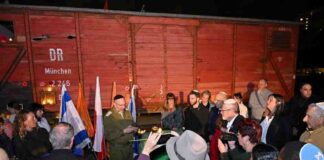 בהשתתפות דיפלומטים מפולין וגרמניה ציינה נתניה את יום השואה הבינלאומי טקס יום השואה הבינלאומי - באתר "הקרון" - יד לבנים נתניה