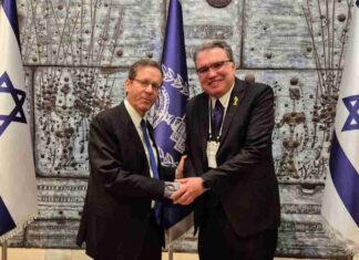 נתניה מובילה בהיערכות לשינוי האקלים: נציגי העירייה השתתפו בכנס בבית הנשיא פורום האקלים הישראלי - להתמודדות עם שינוי האקלים. נשיא המדינה יצחק הרצוג וסגן ראש עיריית נתניה אדיר בנימיני